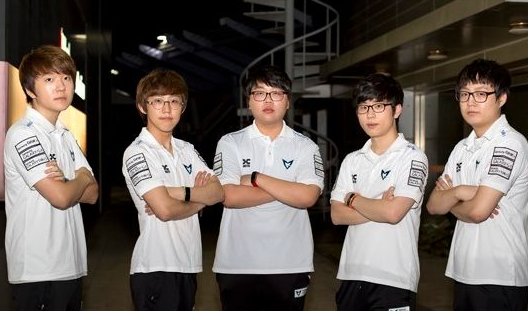 【LPL战报】JDG 3-2 WBG：Missing锤石钩子精准制导 JDG发挥神勇晋级四强