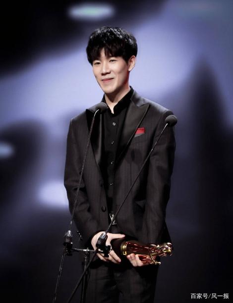 skullz：刚开始我并不知道s1mple也会来